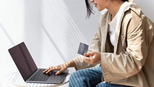 站內廣告，廣告訂閱制